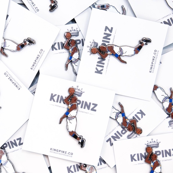 Jordan '96 Space Jam Lapel Pin - Picture 2 of 2